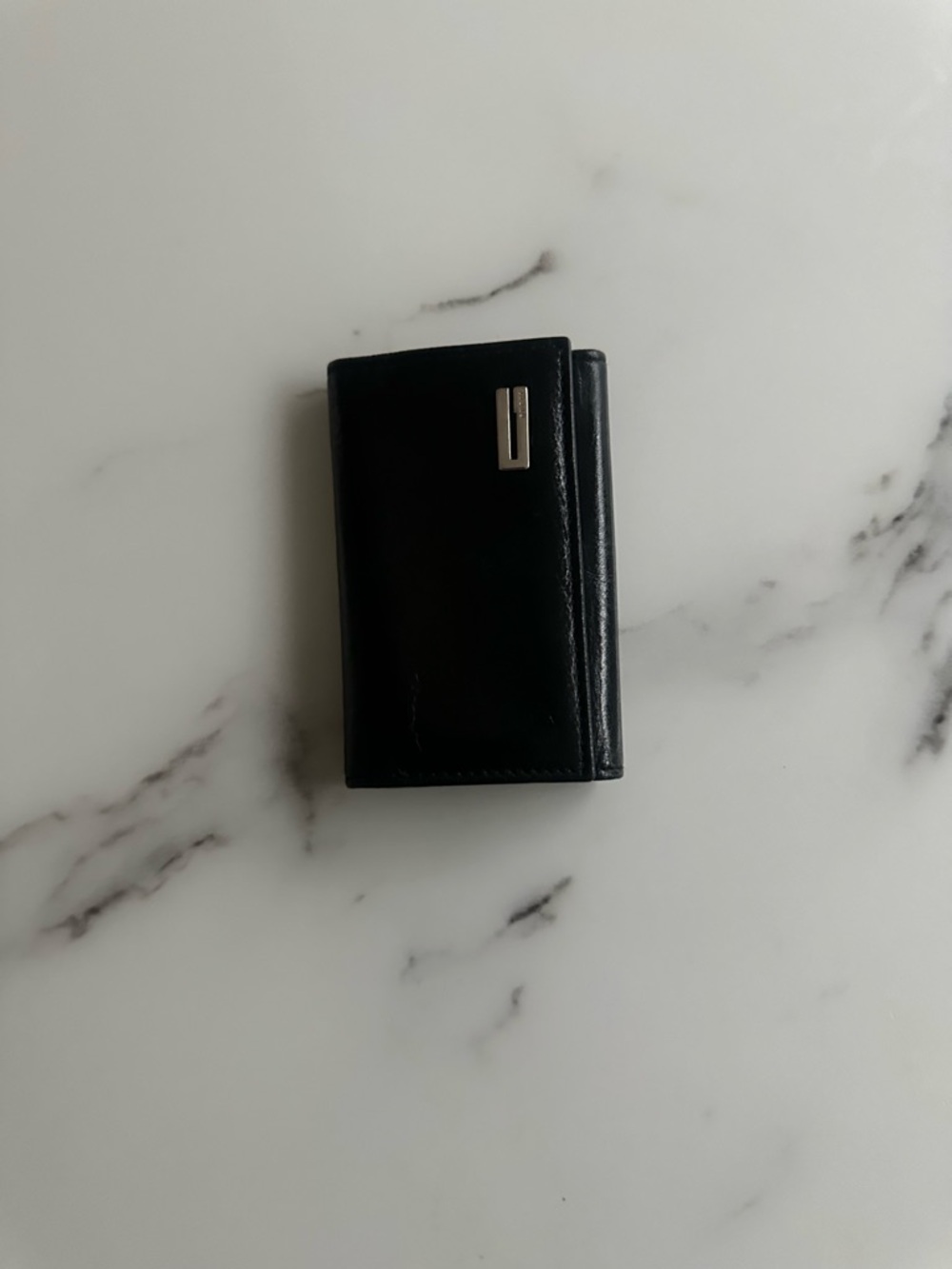 Gucci Black Leather Men's Card Holder with Silver Accent